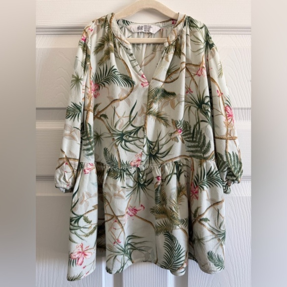 H&M Girls Tropical Dress - Green and Pink
Size 2-3y